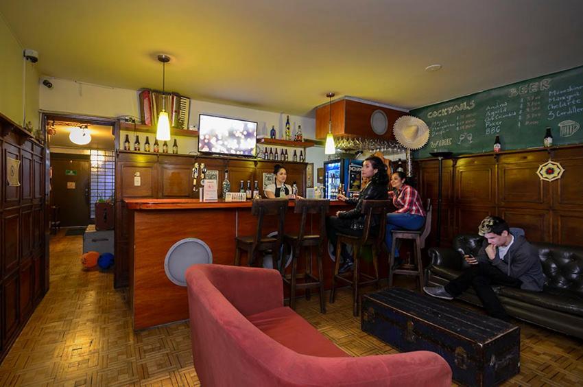 Hostal La Pinta Богота Екстер'єр фото